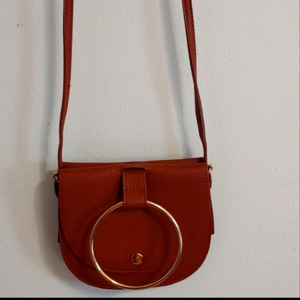 Who What Wear small brown crossbody travel gold ring adjustable strap purse.